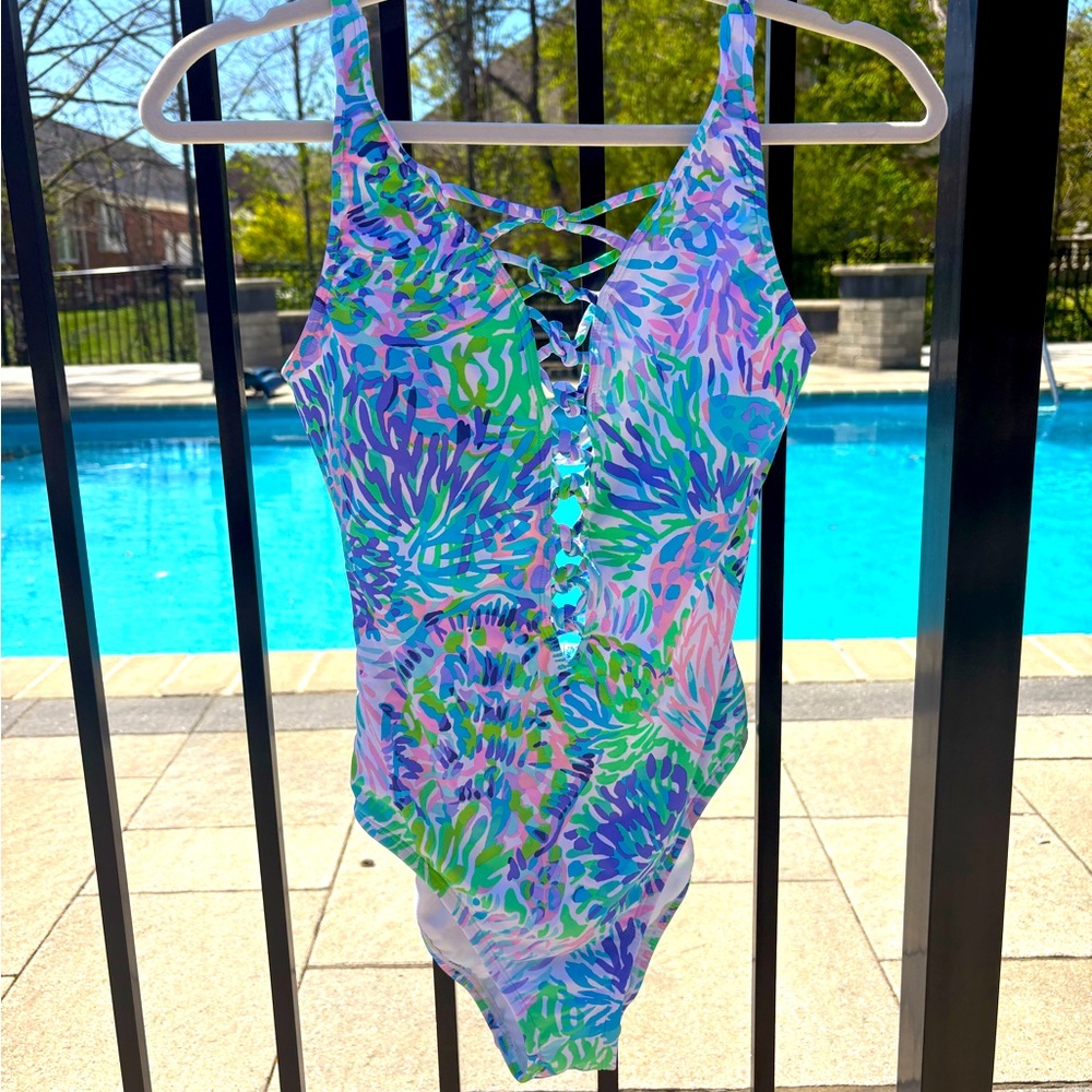Lilly Pulitzer one piece Lattice Swimsuit Size 4